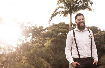 The man who make millions dollars from travelling